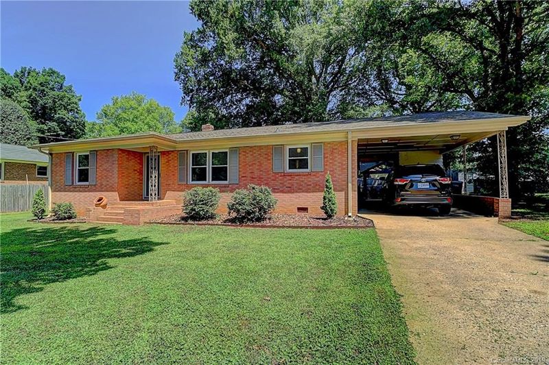 303 Bates Ave, Cherryville, NC 28021