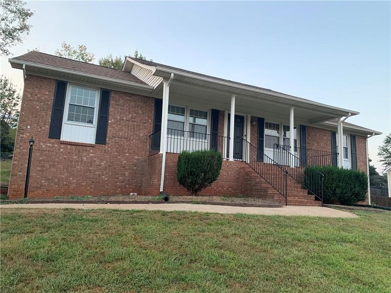 2027 Wallace Dairy Rd, Hickory, NC 28602