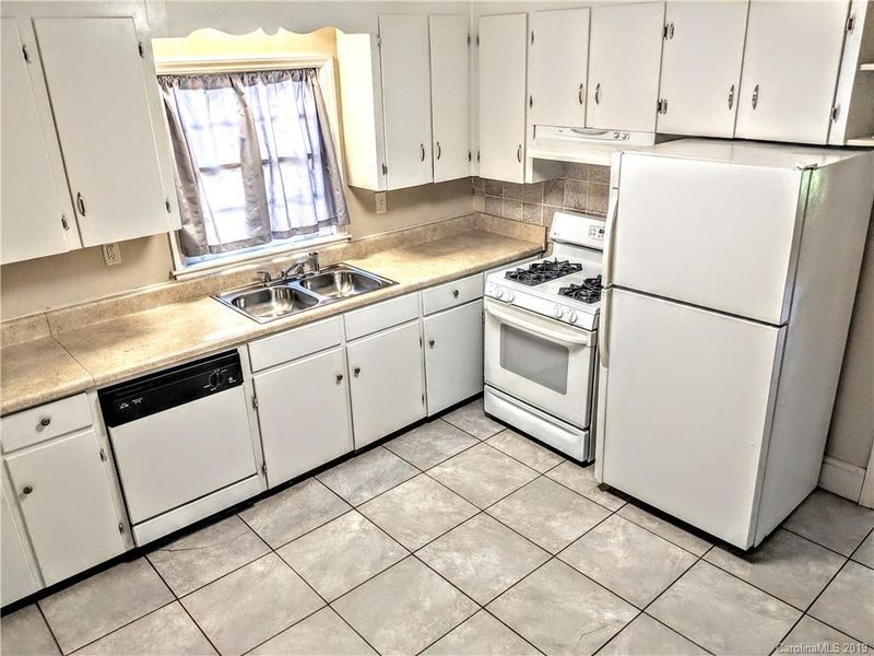 2936 Enfield Rd, Charlotte, NC 28205