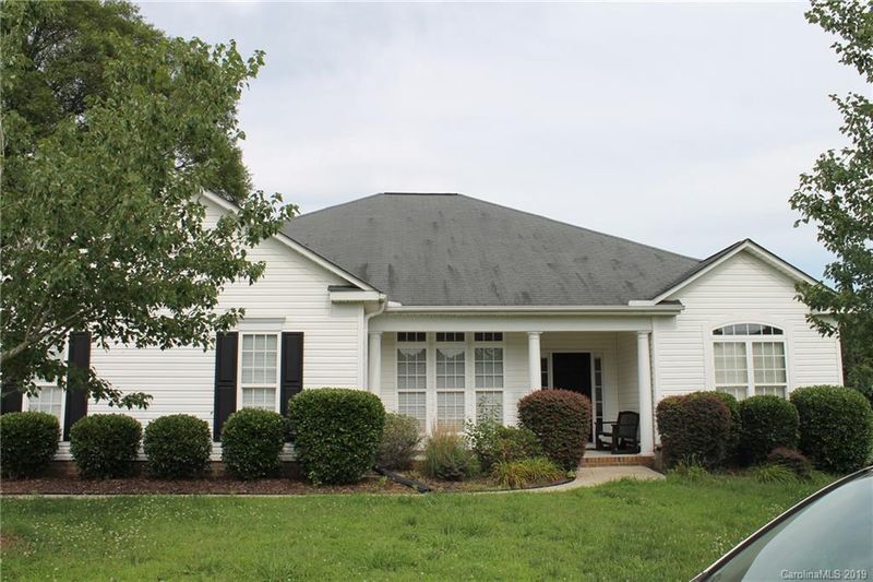 195 Berwick Ct NW, Concord, NC 28027