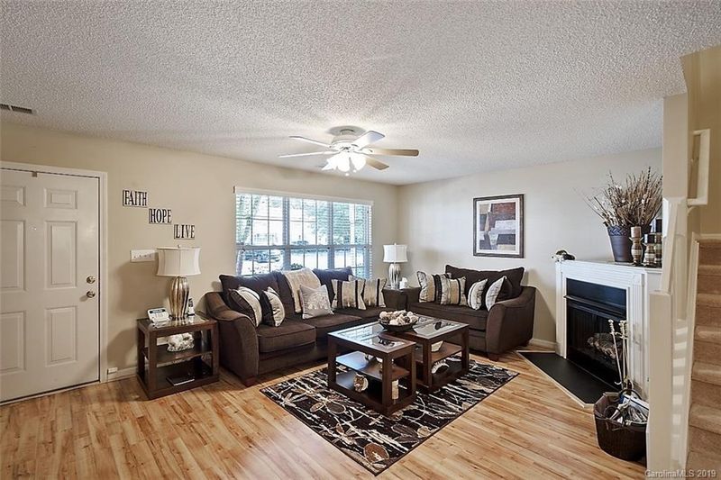 7524 Petrea Ln, Charlotte, NC 28227