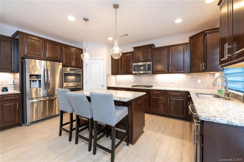 10429 Daufuskie Dr, Charlotte, NC 28278