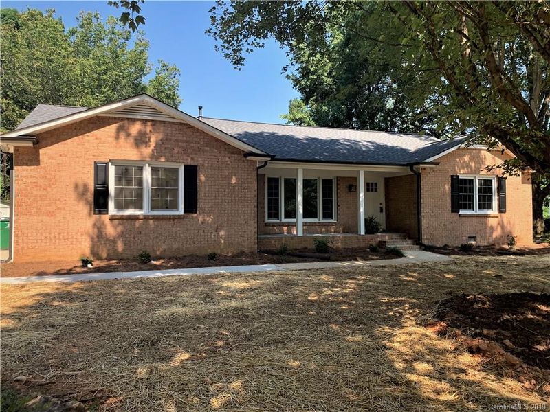4612 Hood Dr, Charlotte, NC 28213