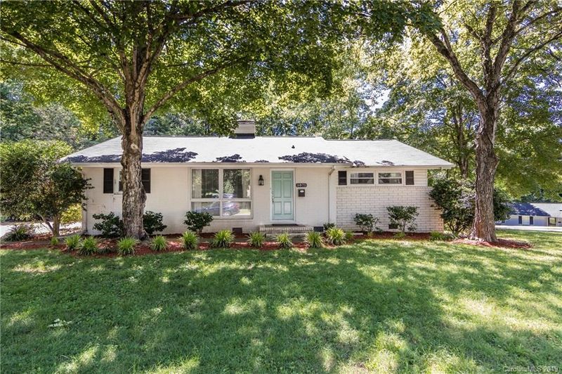 5875 Wedgewood Dr, Charlotte, NC 28210