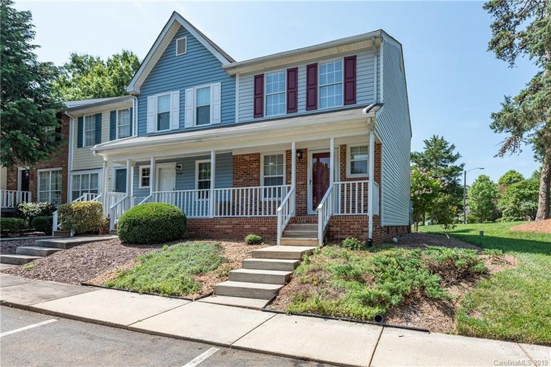 8100 Circle Tree Ln, Charlotte, NC 28277