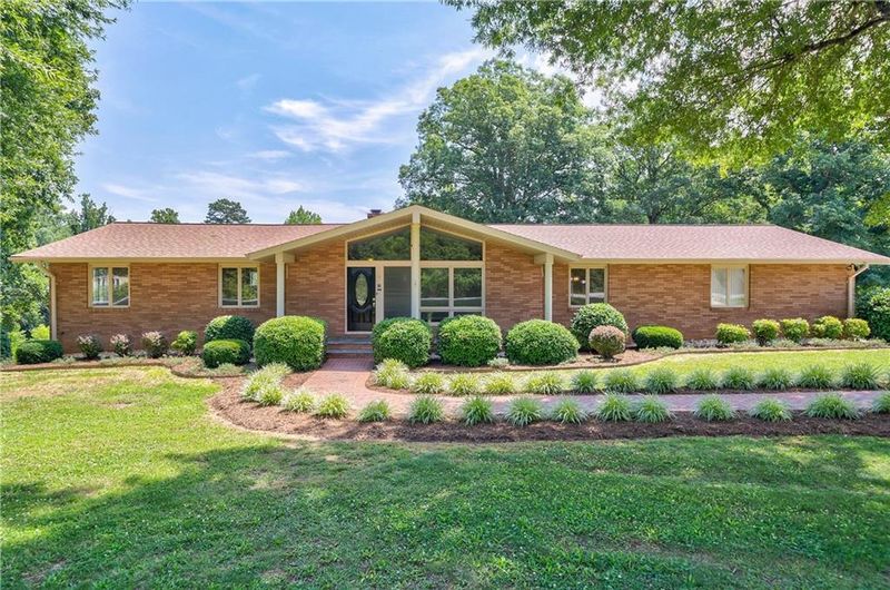 470 29th Avenue Dr NW, Hickory, NC 28601