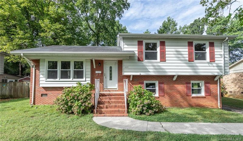 4439 Ridge Valley Dr, Charlotte, NC 28208