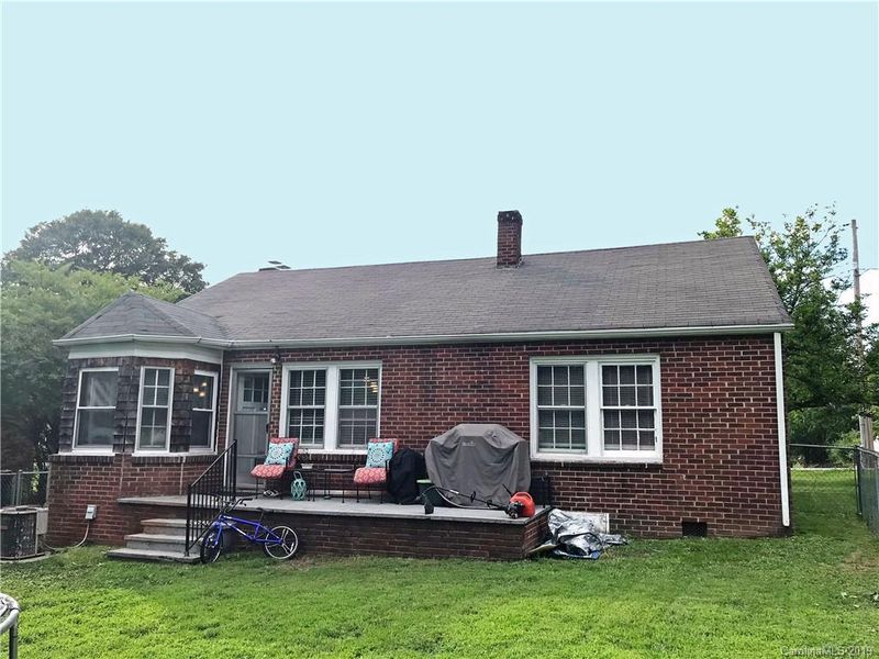 147 W College St, Stanley, NC 28164