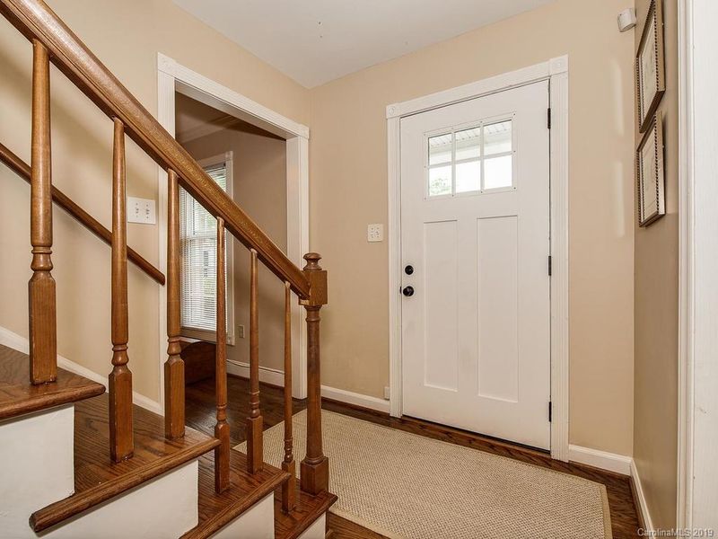 2000 Glouchester Cir, Charlotte, NC 28226