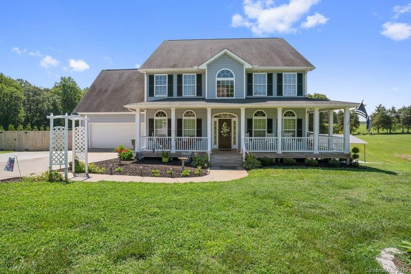 142 Fallen Acorn Dr, Troutman, NC 28166