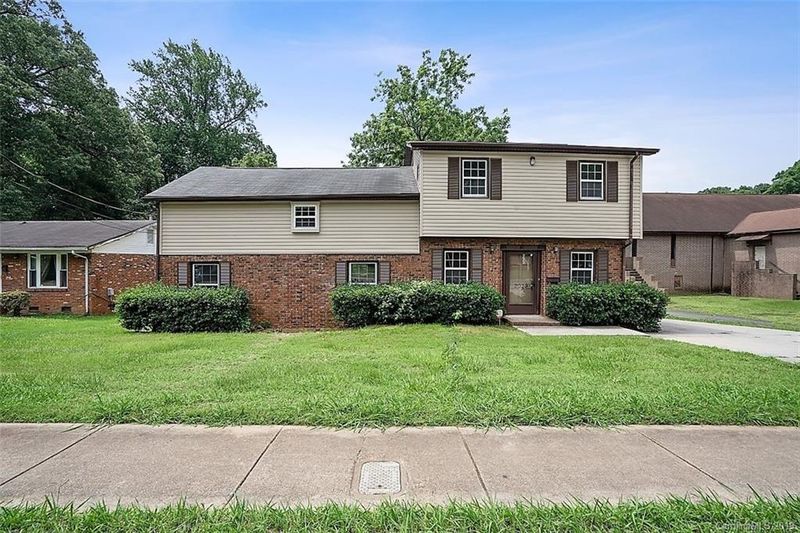 2029 Holly St, Charlotte, NC 28216