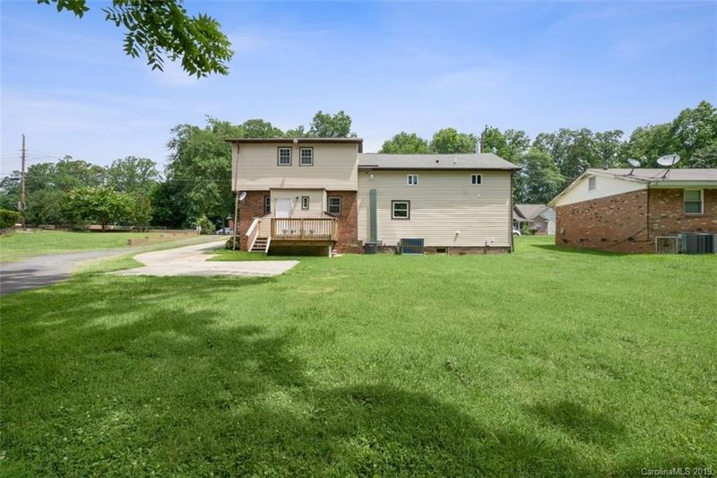 2029 Holly St, Charlotte, NC 28216