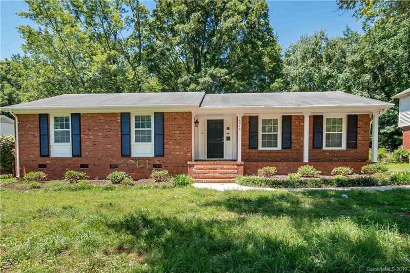 6616 Lynfield Dr, Charlotte, NC 28212