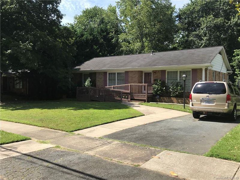 5522 Amity Pl, Charlotte, NC 28212