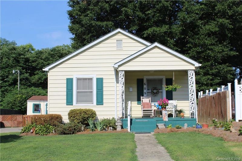 609 State St, Lincolnton, NC 28092