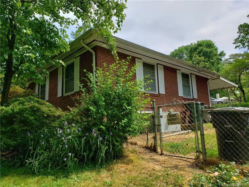 806 N Ransom St, Gastonia, NC 28052