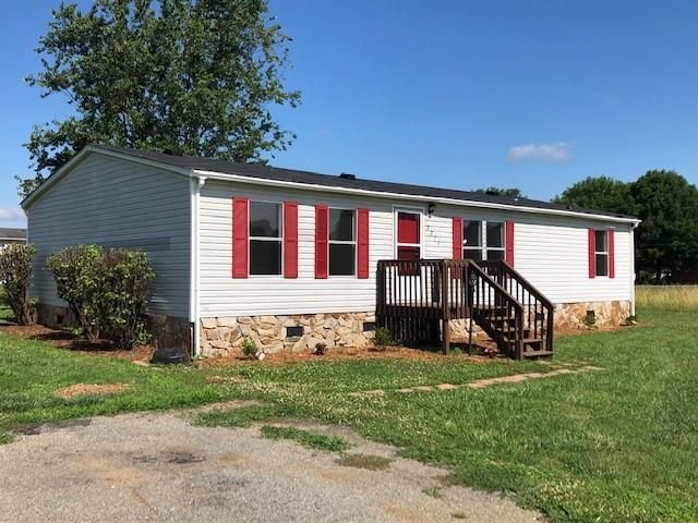 2271 Dillon Dr, Newton, NC 28658