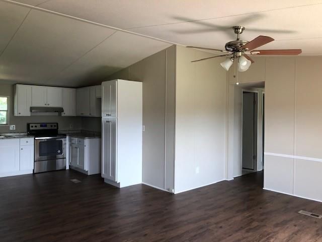 2271 Dillon Dr, Newton, NC 28658