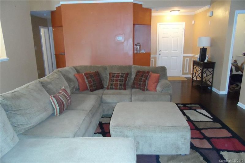 3926 Hunter Hill Ln, Charlotte, NC 28216