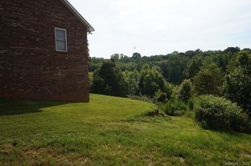 1275 Broomsage Ln, Lincolnton, NC 28092