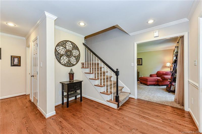 2338 Hopecrest Dr, Charlotte, NC 28210