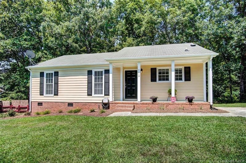 7113 Lancashire Dr, Mint Hill, NC 28227