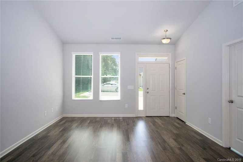 125 Island Village Dr, Mount Holly, NC 28120