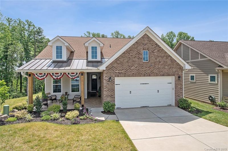 512 Granite Lake Ct, Denver, NC 28037