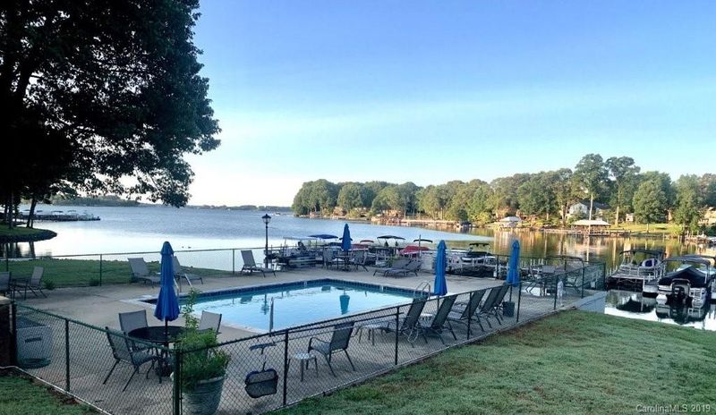8058 Westcape Dr, Denver, NC 28037