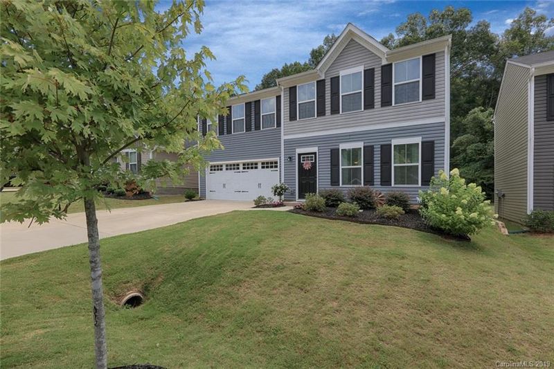 137 Aberdeen Dr, Troutman, NC 28166