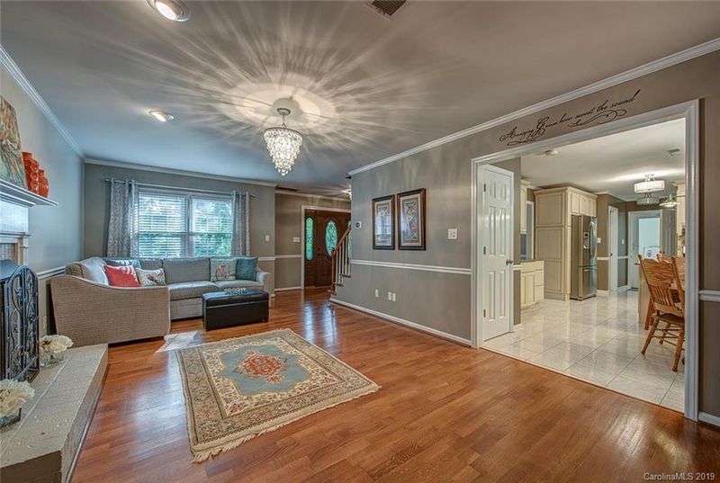 589 Tryon Pl, Gastonia, NC 28054