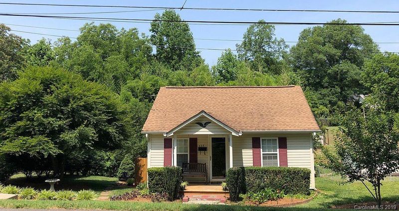 437 S College St, Dallas, NC 28034