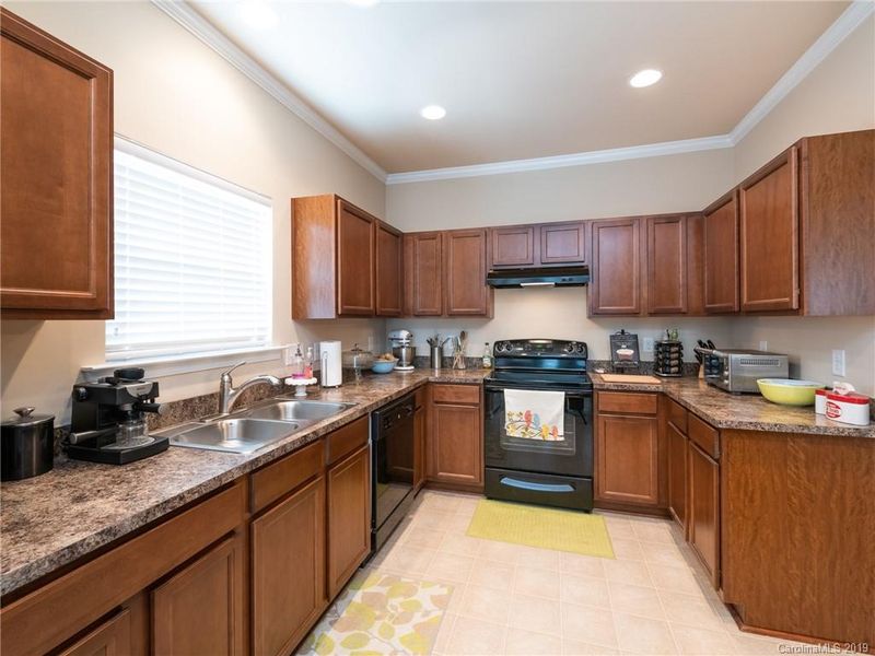 1076 Mountain Laurel Ct, Stallings, NC 28104