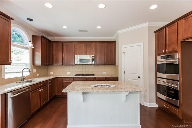 8452 Fairgreen Ave, Waxhaw, NC 28173