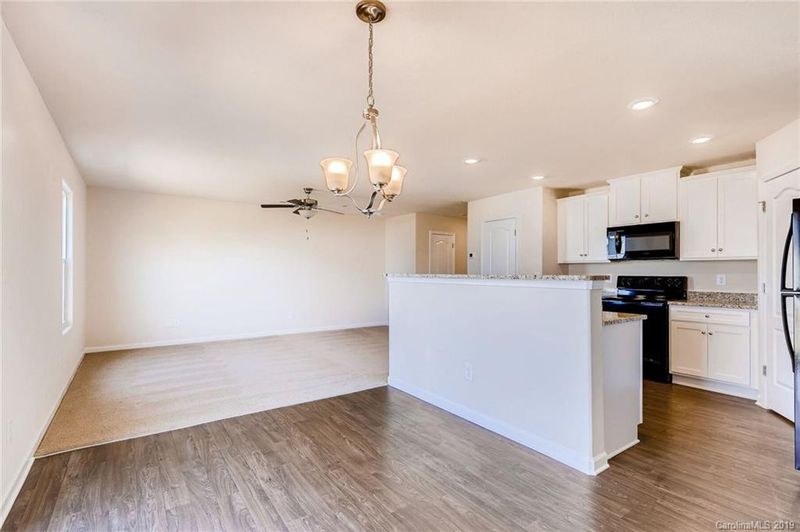 2212 Latimer Ln, Charlotte, NC 28214