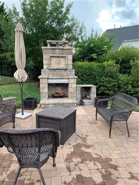 1008 Altara Ln, Matthews, NC 28104