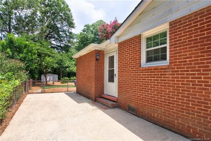 4137 Applegate Rd, Charlotte, NC 28209