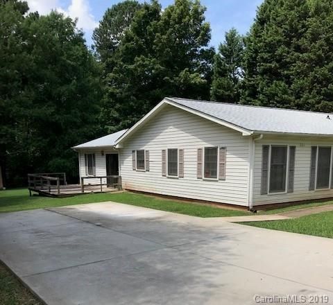 231 Crystal Cir, Mooresville, NC 28117