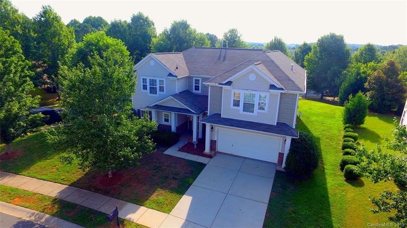 9524 Durness Dr, Charlotte, NC 28278