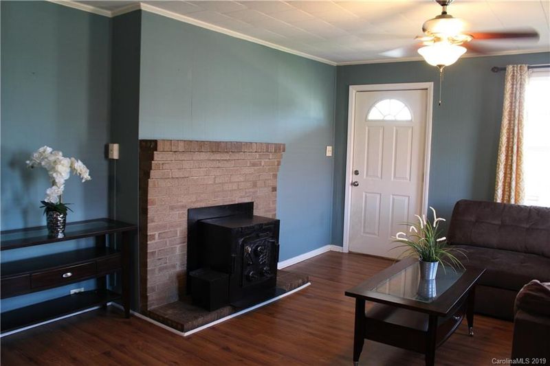 71 Walnut Ave, Gastonia, NC 28054