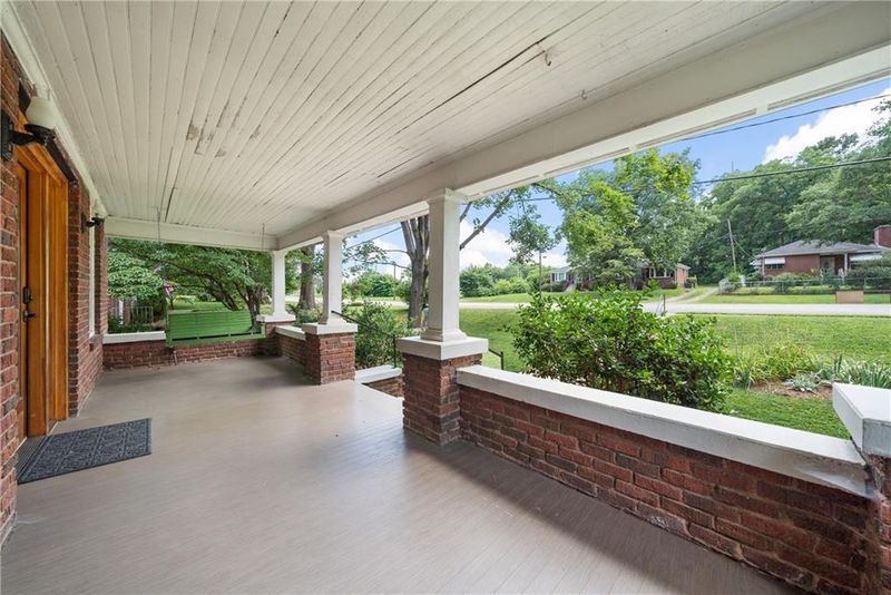 717 5th Ave NE, Hickory, NC 28601