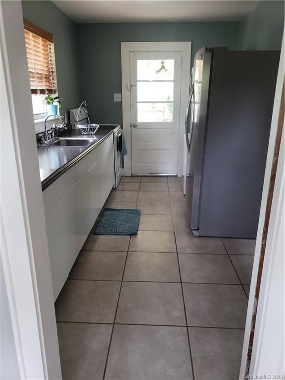 444 7th St, Hickory, NC 28602