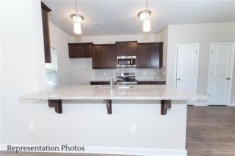 7817 Chestnut Ridge Dr, Charlotte, NC 28215