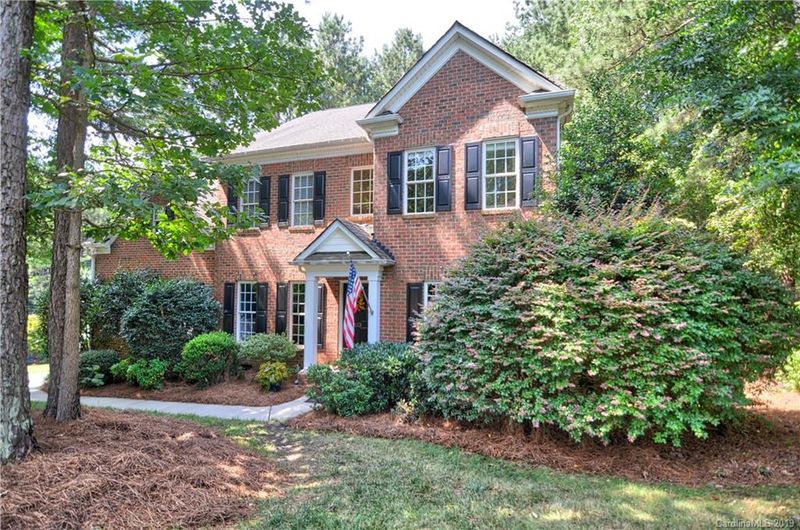 113 Silvercliff Dr, Mount Holly, NC 28120