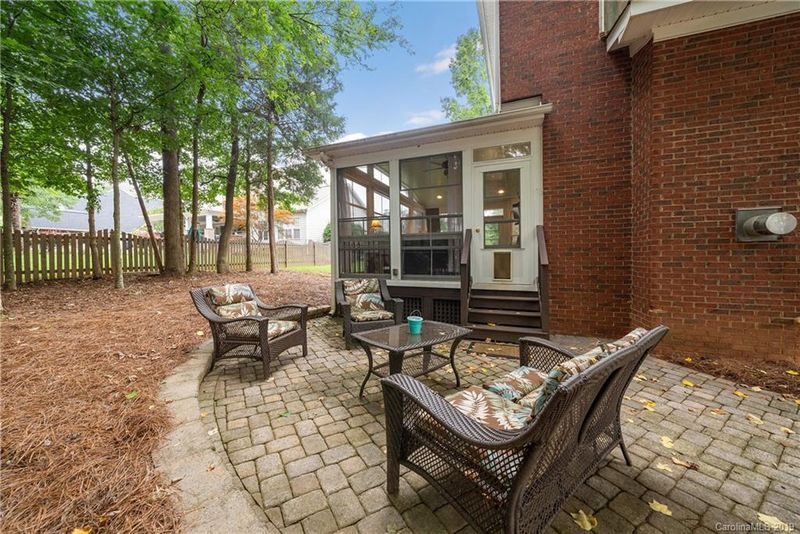 5200 Shannamara Dr, Matthews, NC 28104