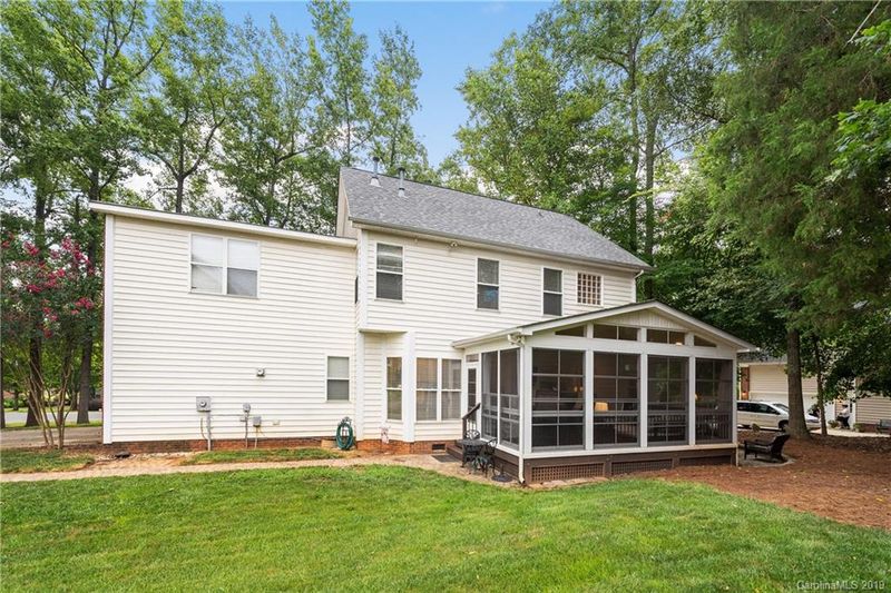 5200 Shannamara Dr, Matthews, NC 28104