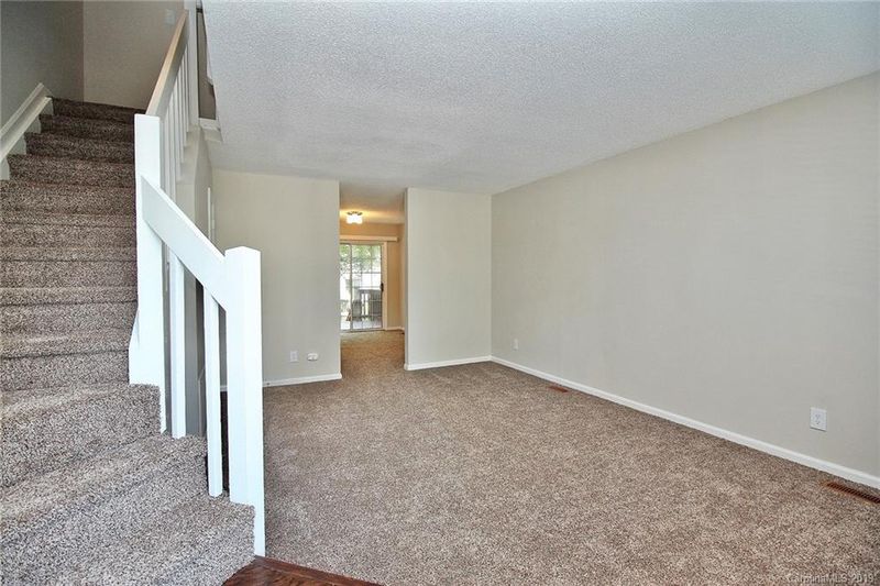 8114 Circle Tree Ln, Charlotte, NC 28277
