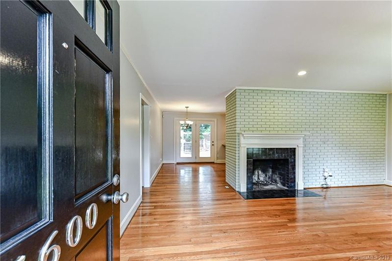 5600 Wedgewood Dr, Charlotte, NC 28210