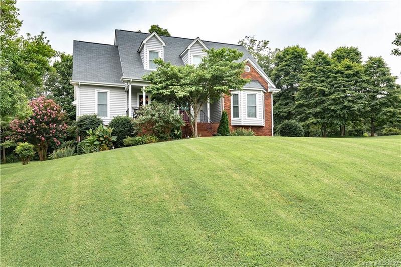 1152 Wind Bluff Ct, Newton, NC 28658