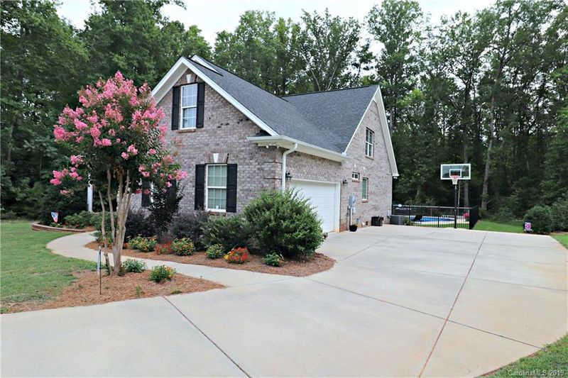 5325 Fox Meadow Ct, Concord, NC 28025